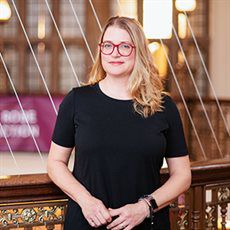 Dr Courtney J. Campbell